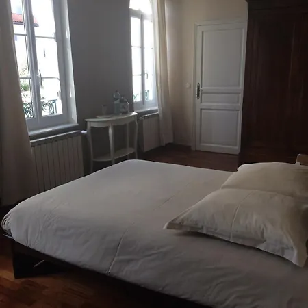 Bel Espace Dans Maison De Charme Proche Centre * Clermont-Ferrand